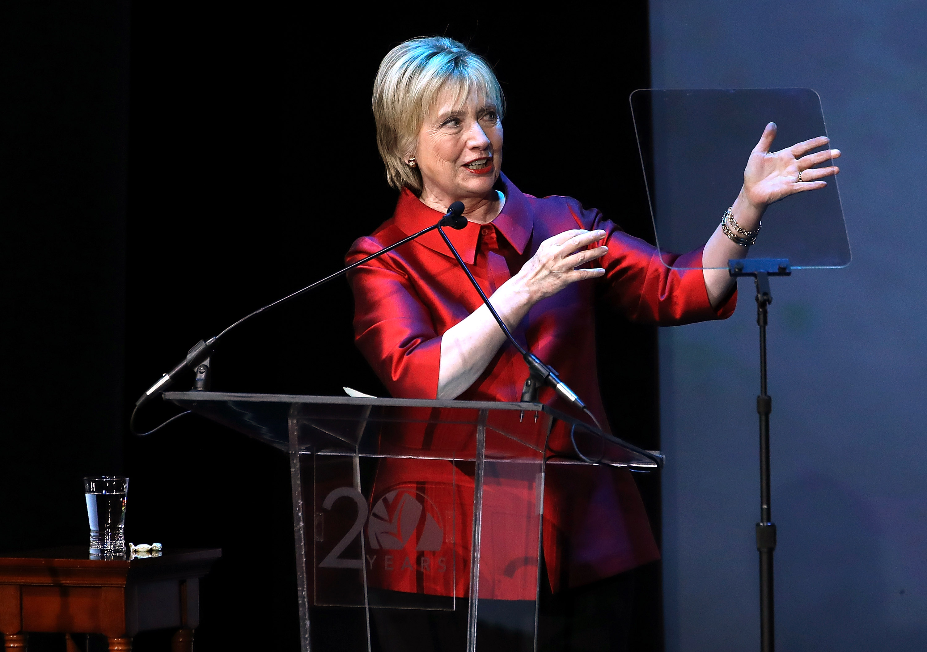 Hillary Clinton debuted a new haircut on International Women's Day ...